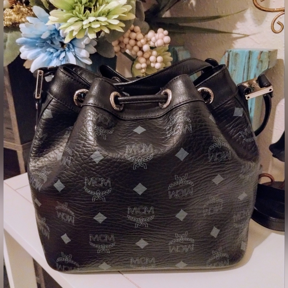 SOLD SOLD SOLD SOLD SOLD SOLD SOLD MCM Bucket Bag EUC - Picture 3 of 10